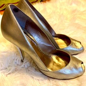 Bebe Ava style silver good used condition size 8